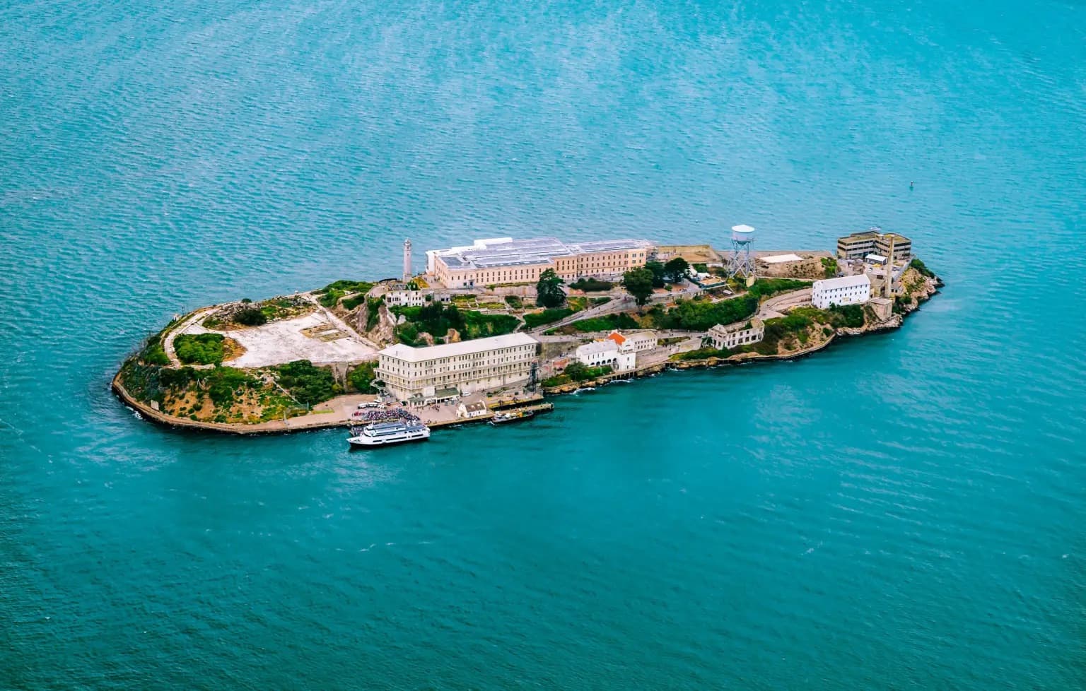 Hidden Gems of the Bay Only Locals Know (secret nooks & maritime history)